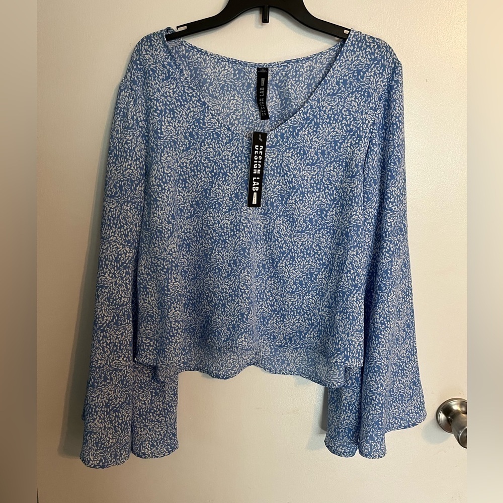 Women’s Design Lab by Lord & Taylor blouse, size small. New!